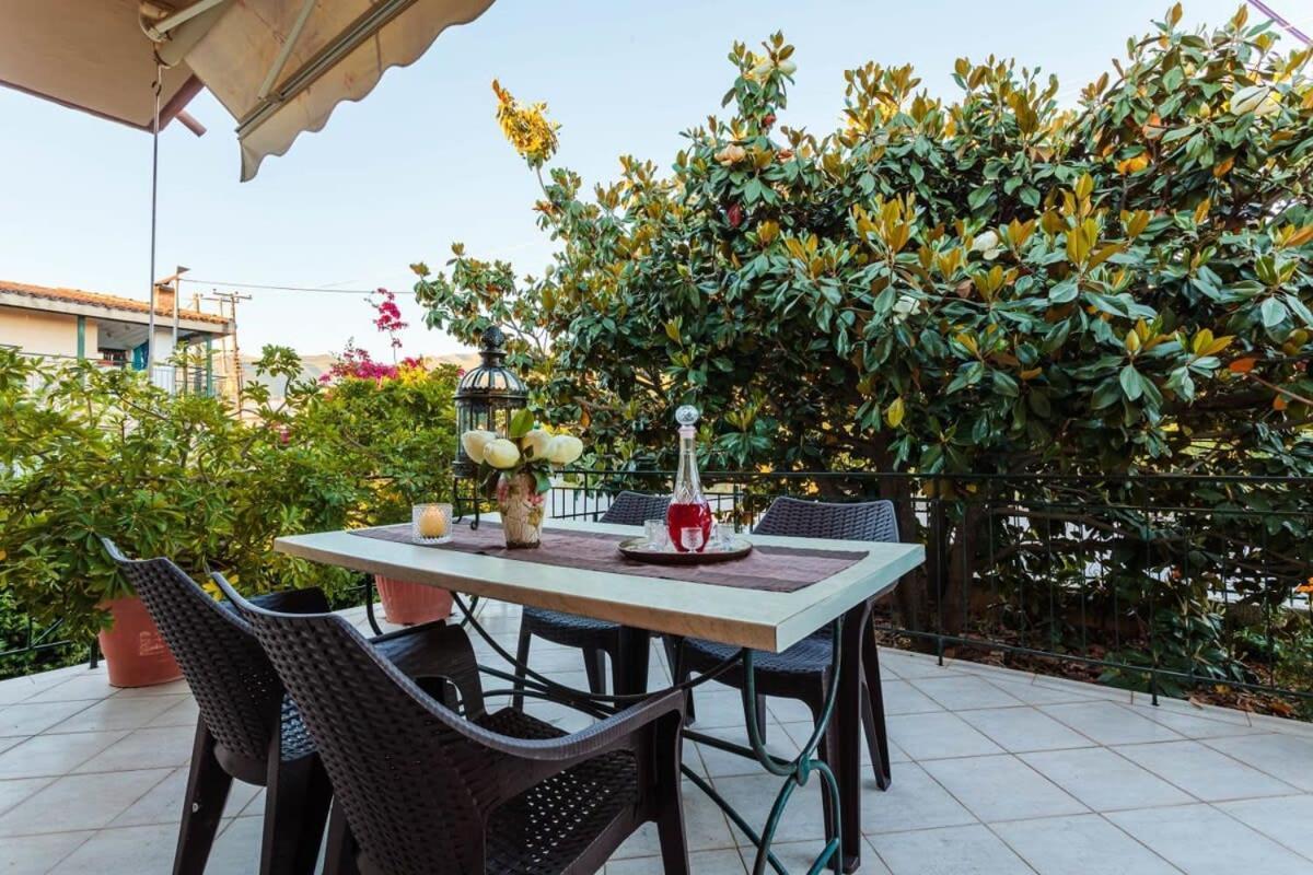 Stylish Seaside Home - Fully Equipped, Big Terrace Kalamata Exterior foto